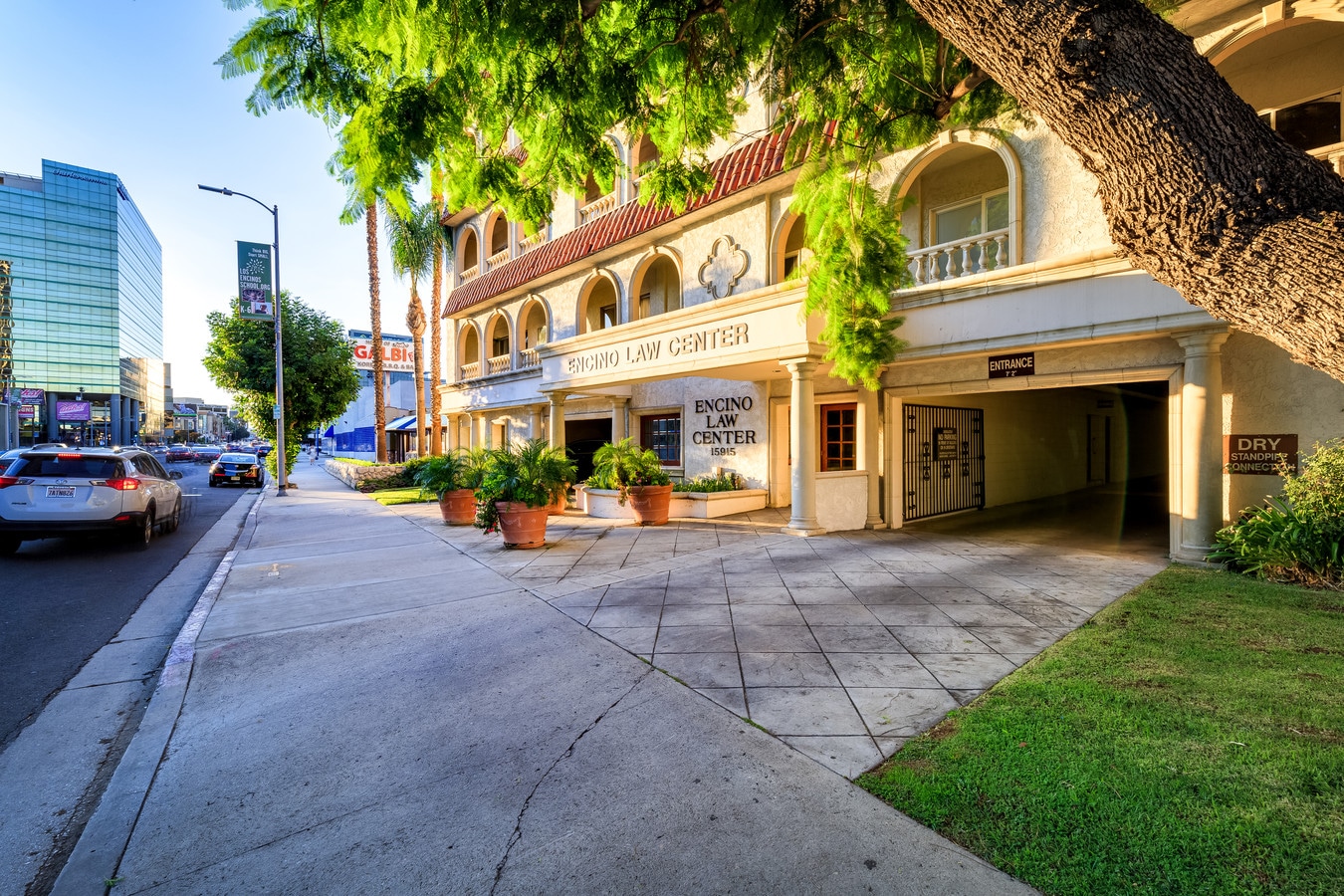 15915 Ventura Blvd Encino Ca 91436 Office Residential Property Entrance Off Ventura Blvd