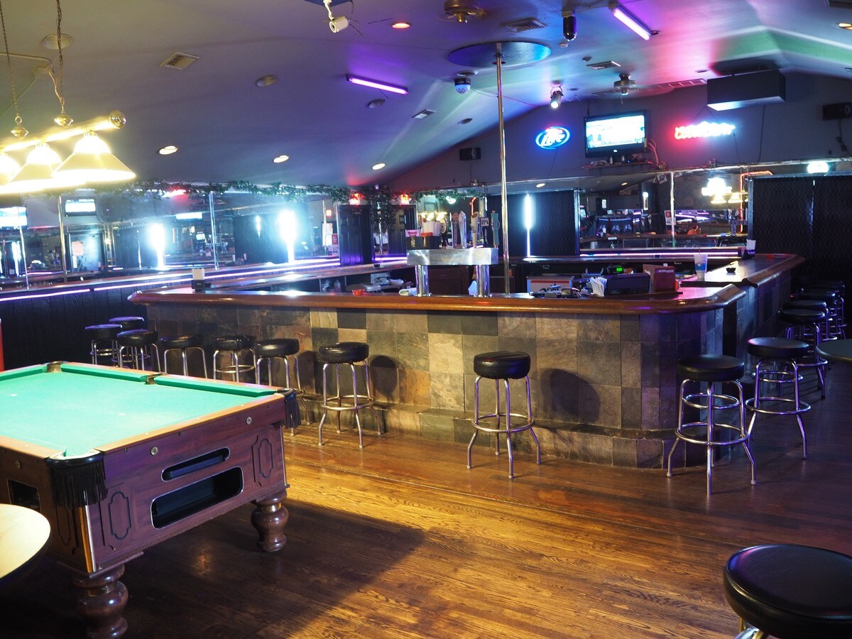 458 S Main St, Spring City, PA, 19475 Bar Property For Sale on