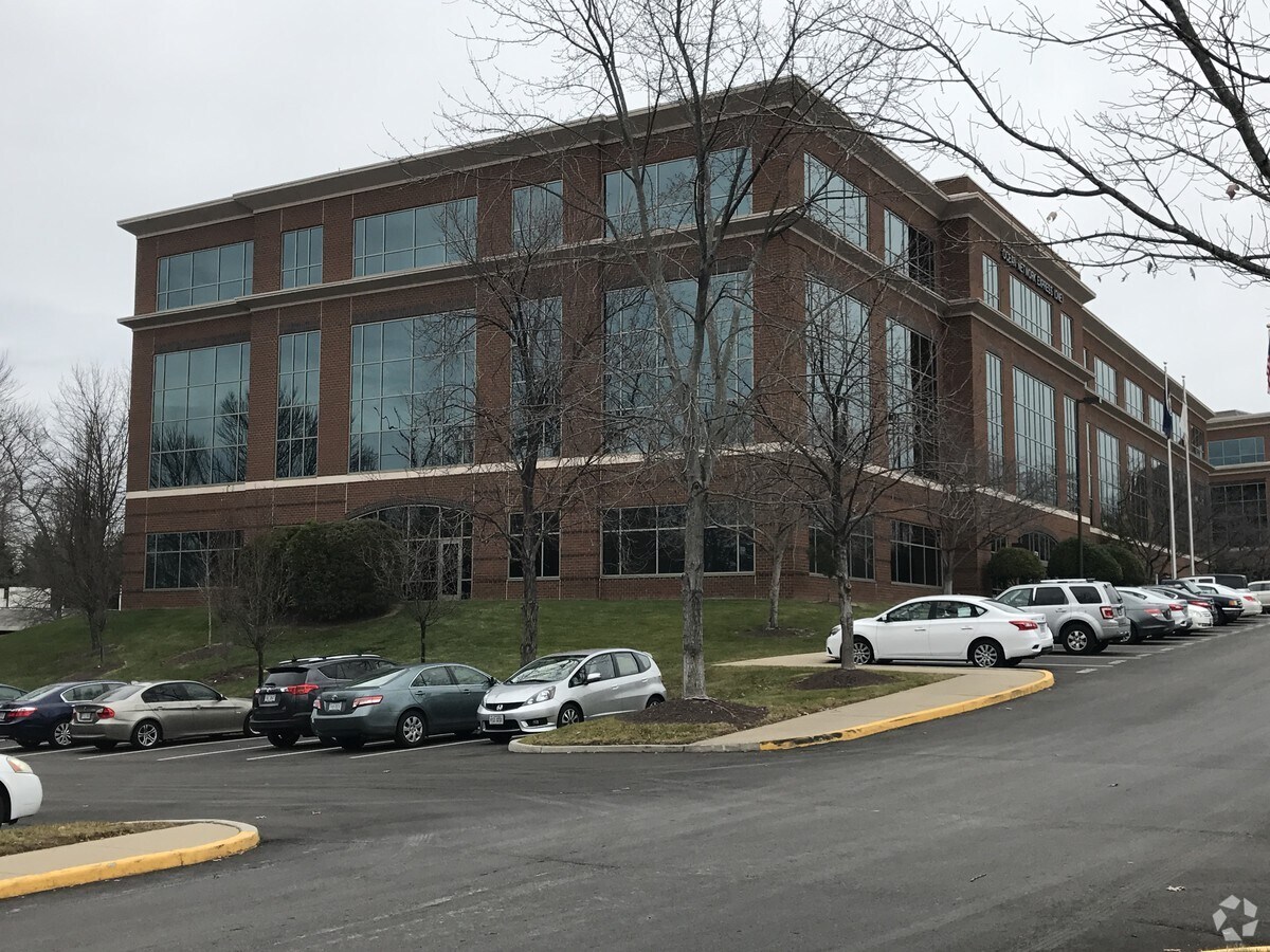 8730 Stony Point Pky, Richmond, VA, 23235 Property For Lease on