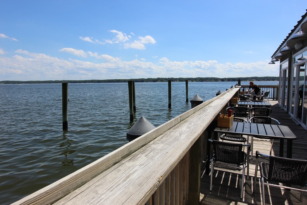 14575 Solomons Island Rd, Solomons, MD, 20688 Restaurant Property For Sale on