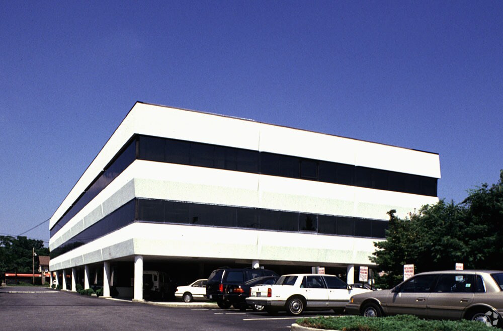 66 Commack Rd, Commack, NY, 11725 Property For Lease on