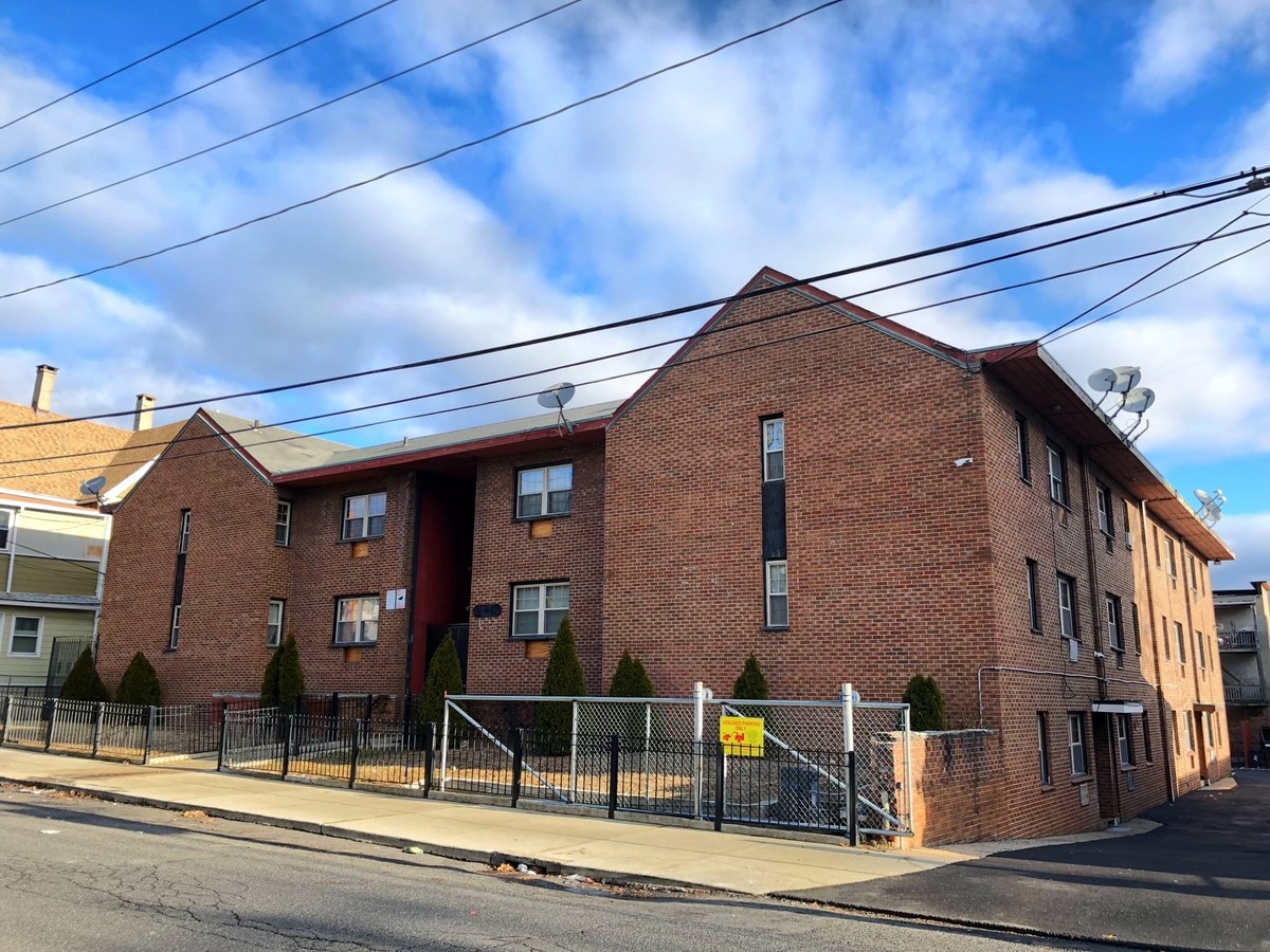 240 Oak St, Bridgeport, CT, 06604 Apartments Property For Sale on