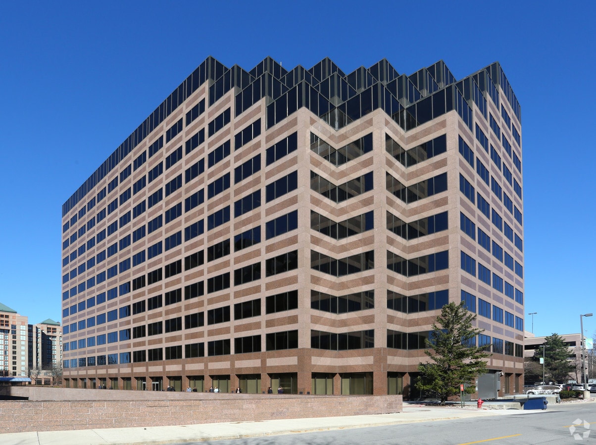 9377 W Higgins Rd, Rosemont, IL, 60018 Property For Lease on