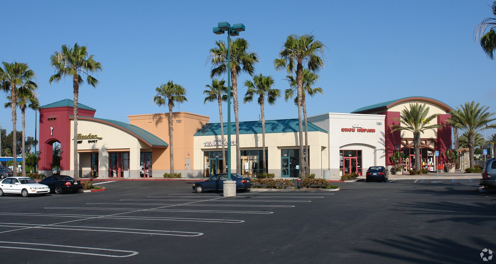 Albertsons Seacliff Huntington Beach The Best Beaches In World 7201 Yorktown Ave Huntington Beach Ca 92648 Property For Lease