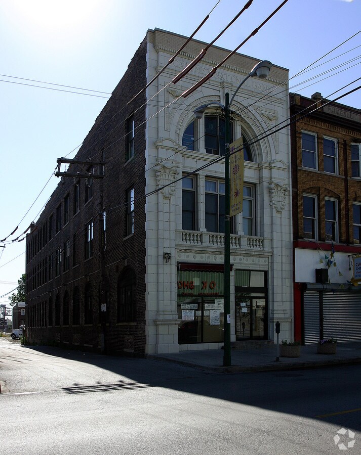 9117 S Commercial Ave, Chicago, IL, 60617 Storefront Retail