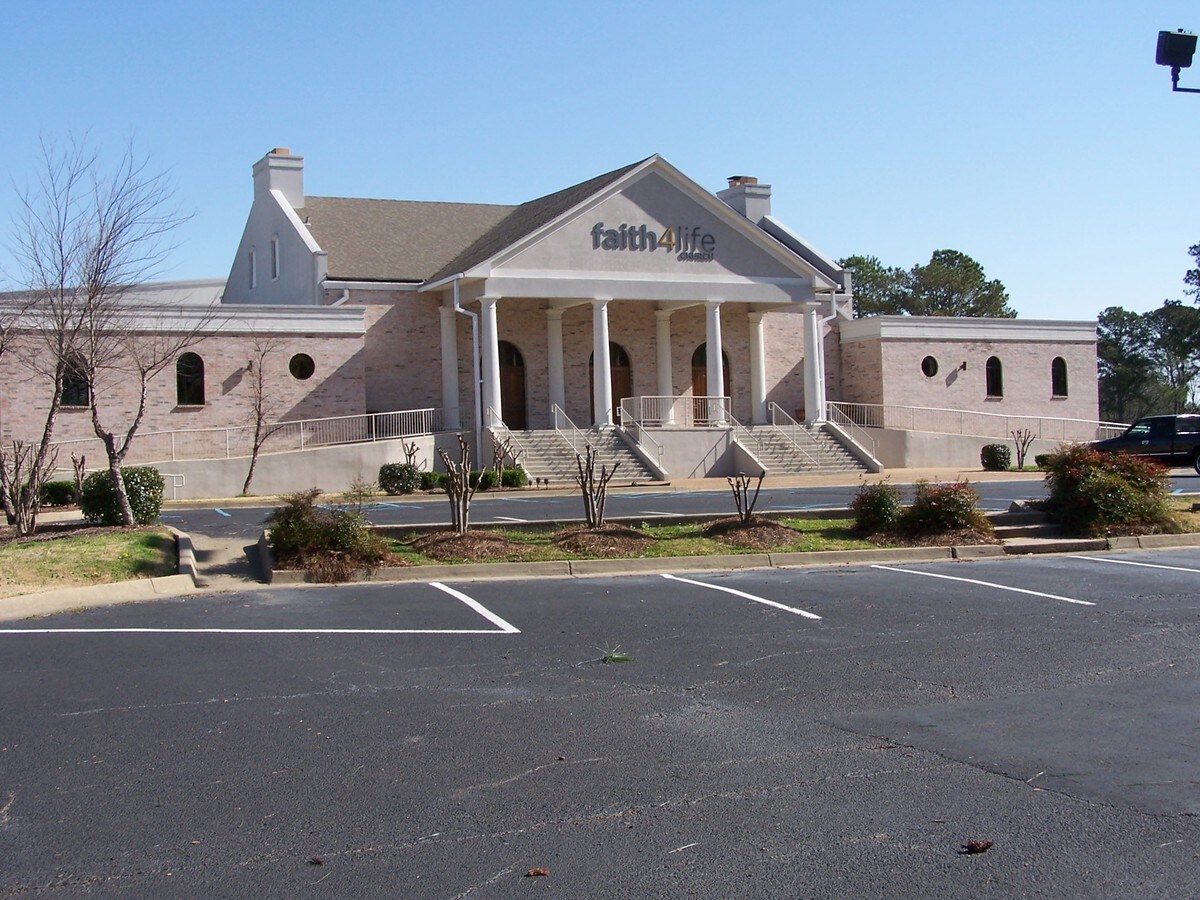 4890 Clinton Blvd, Jackson, MS, 39209 Religious Facility Property For