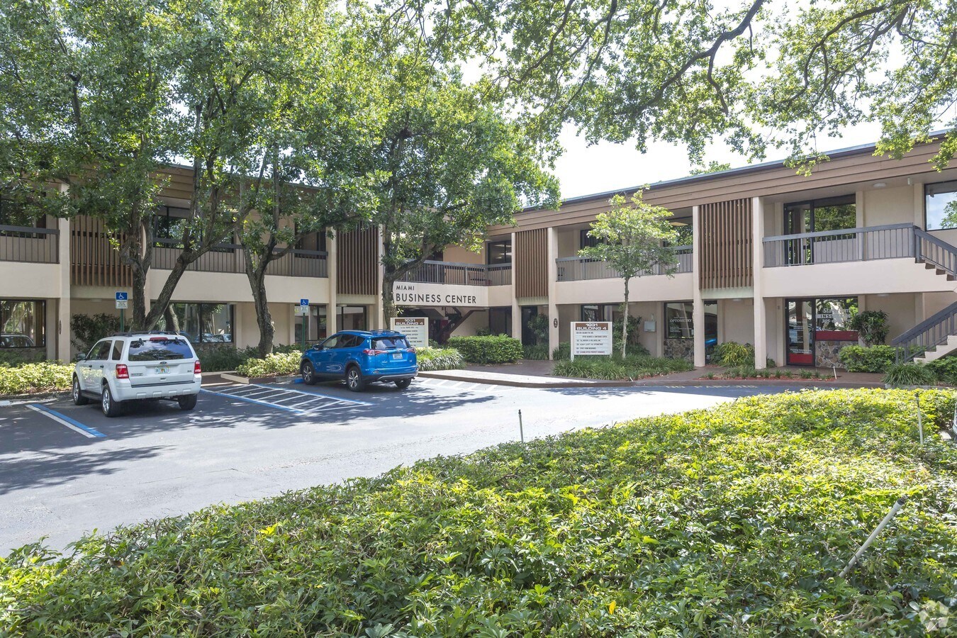 1031 Ives Dairy Rd, Miami, FL, 33179 Property For Lease on